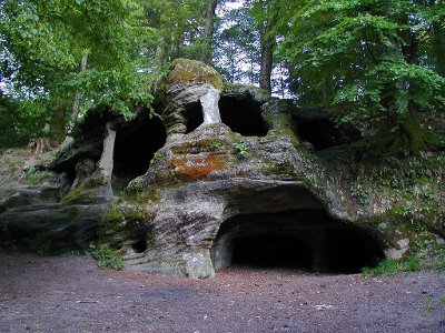 RÃ©sultat de recherche d'images pour "grotte foret"